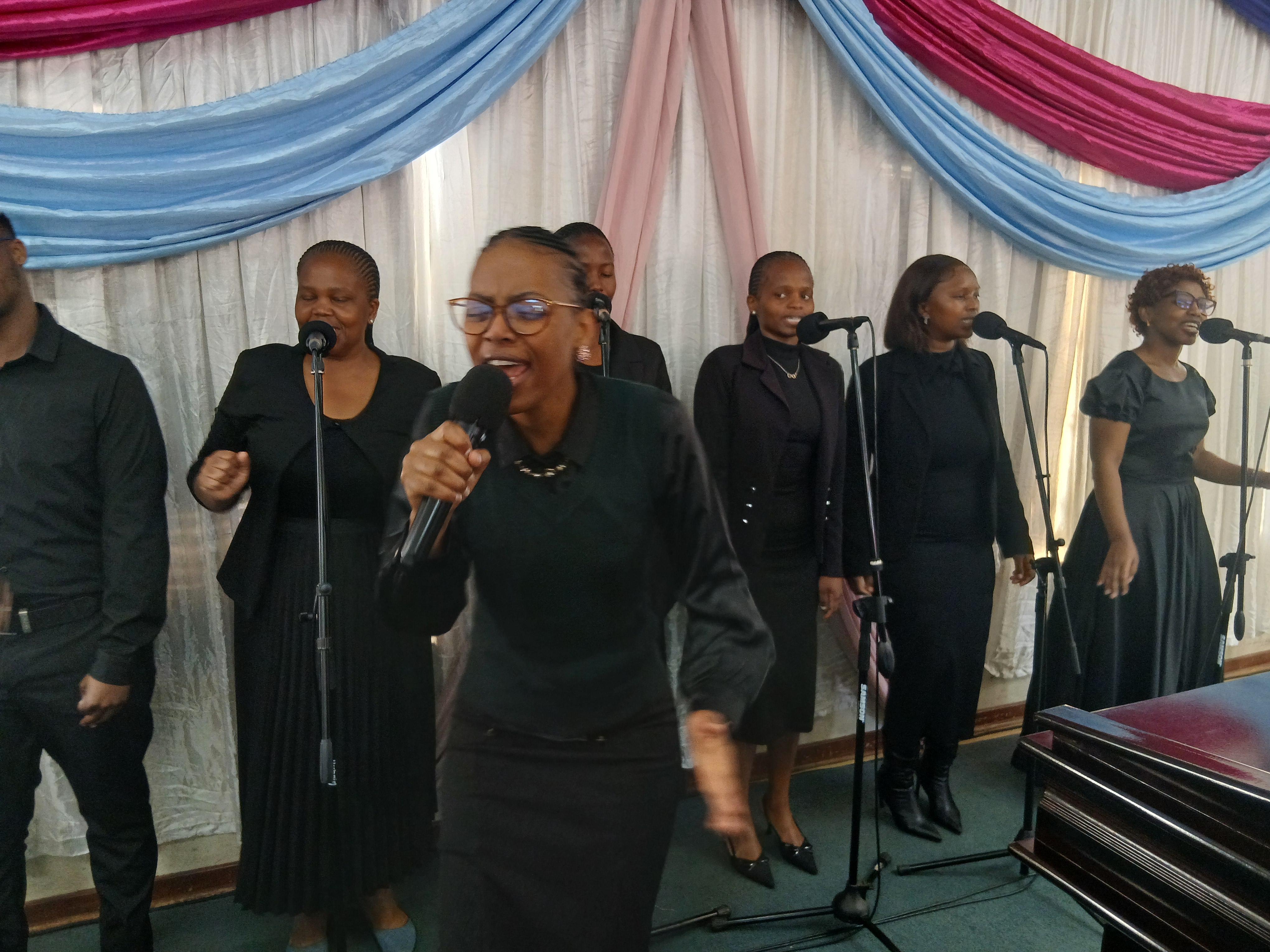 praise and worship team2  picture